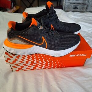 Youth Nike Renew Run